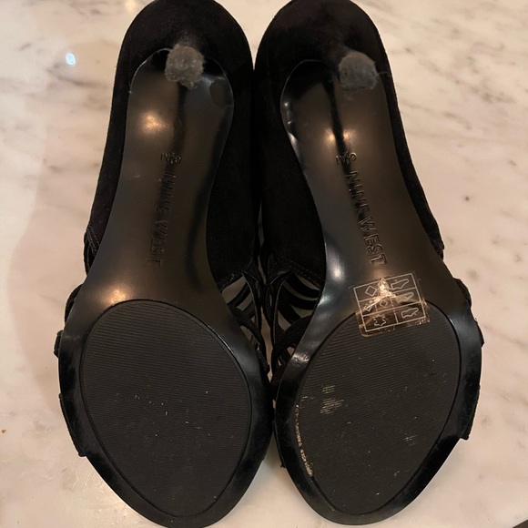 Beautiful Sued open toed heels! - Picture 2 of 6